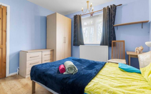 Double Room Available in W5 1BZ
