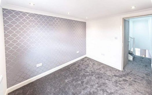 Double Room Available – E12 6RJ