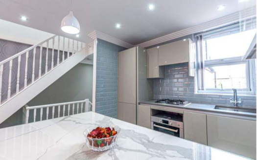 Double Room Available – E12 6RJ