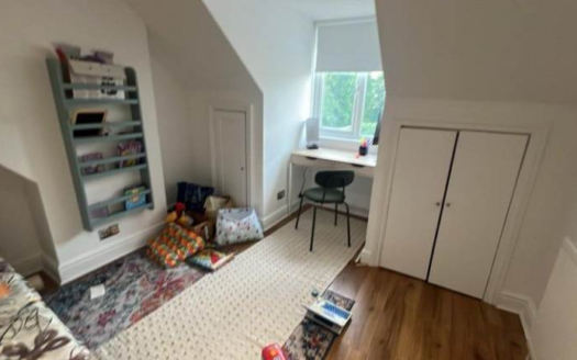 Lovely Large Studio Available – W13 8PL | All Bills Included | Off-Street Parking